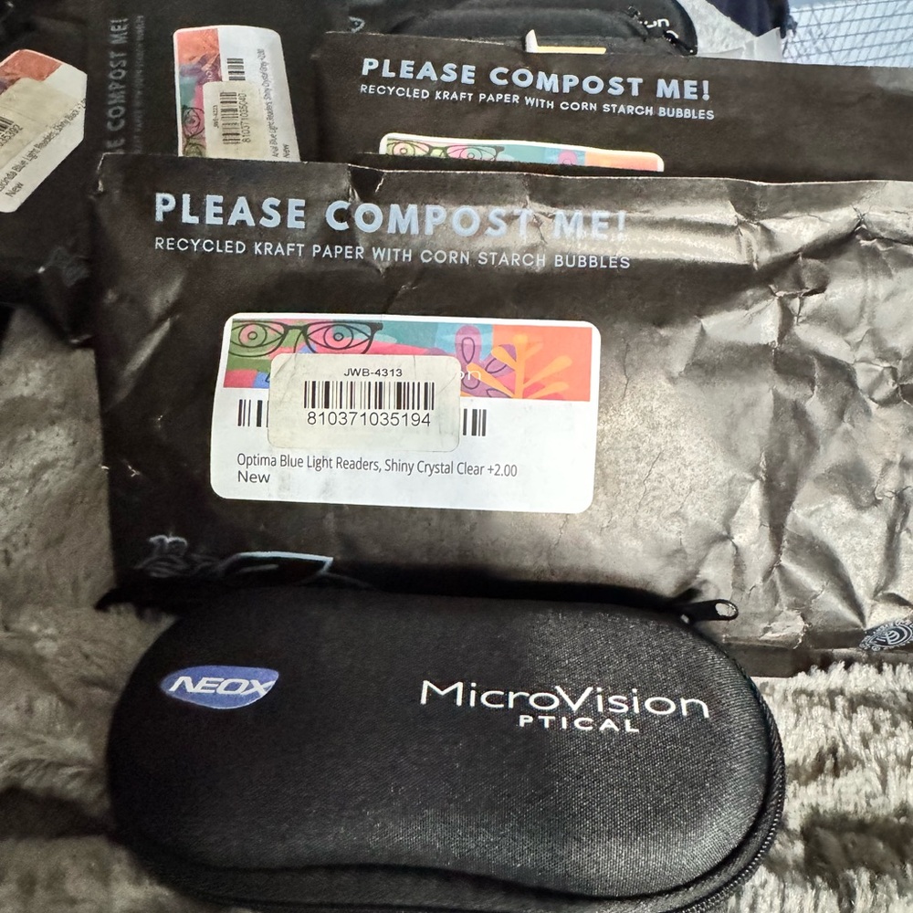 Optima Blue Light Readers, shiny Crystal Clear +2.0 by MicroVision - Picture 6 of 8
